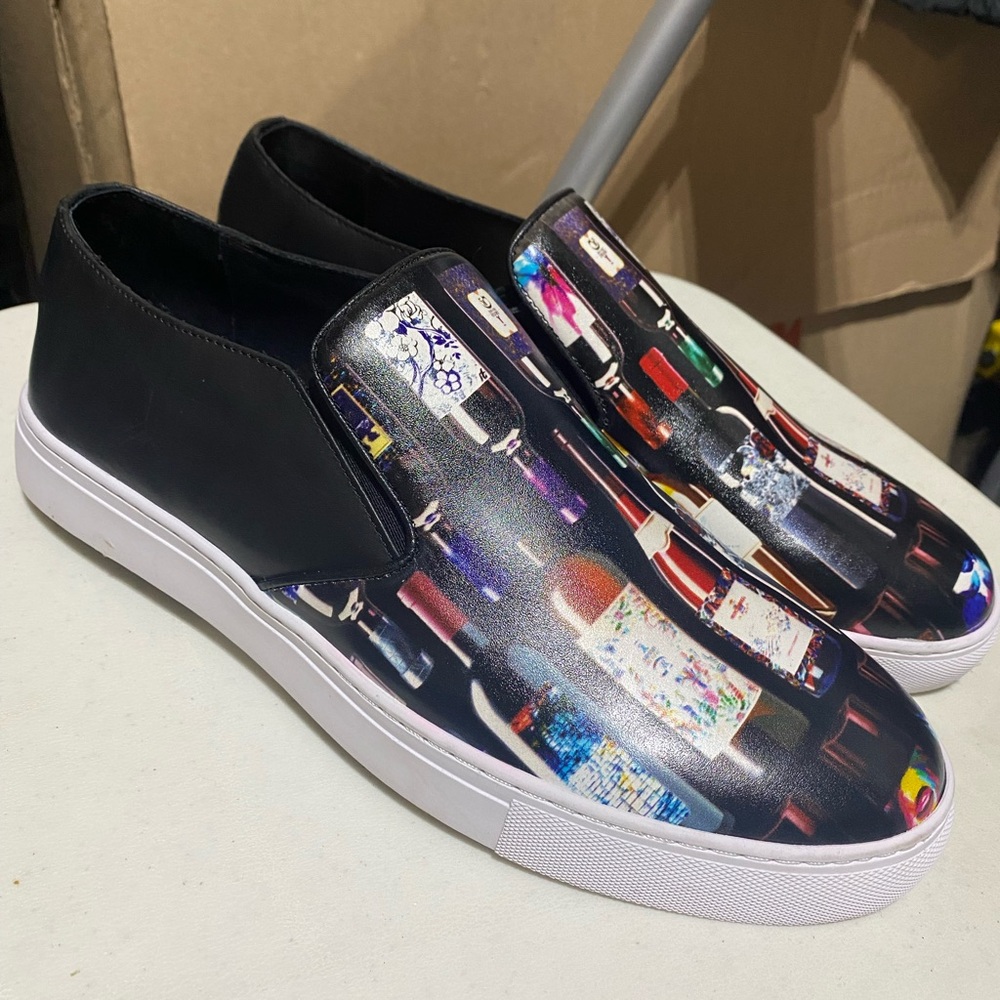 New Robert Graham limestone bottle graphic leather Slip-On Sneakers - Picture 2 of 4